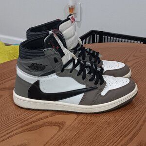 Travis Scott Air Jordan 1 Retro High Mocha Size 9.5 Sneakers